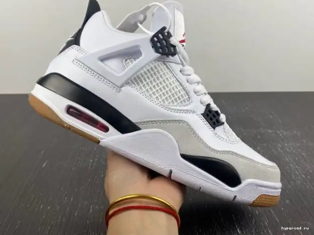 SB Nike DR5415-100 x Air Jordan 4 0511
